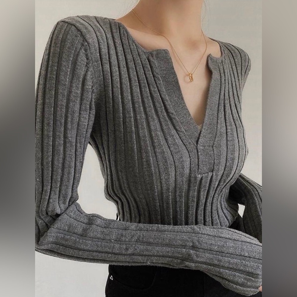 Commense Gray Ribbed V-Neck Sweater